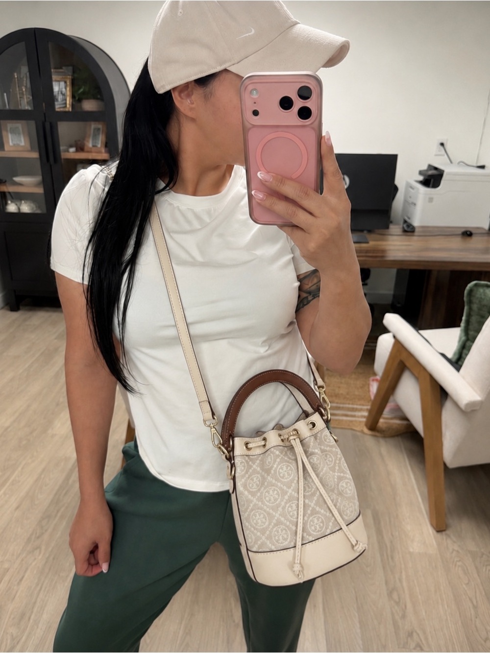 Tory Burch Elegant Cream and Brown Women's Bucket Bag